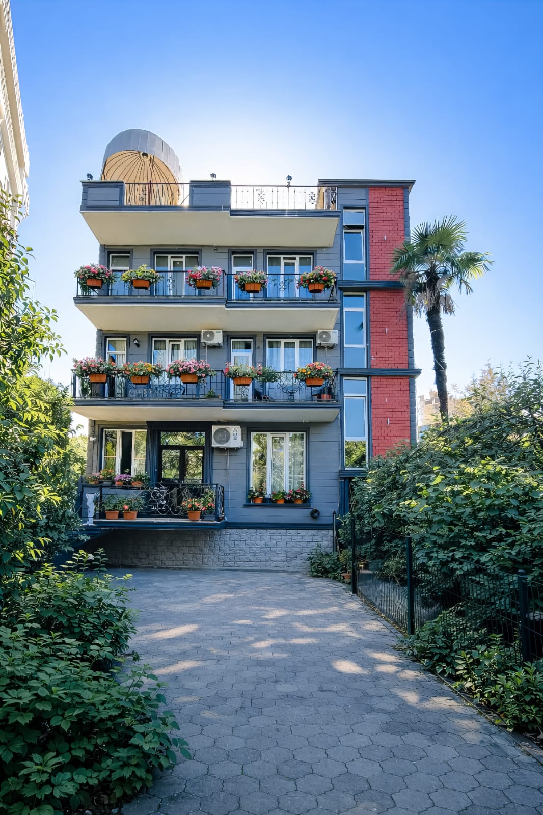 New Batumi შენობა